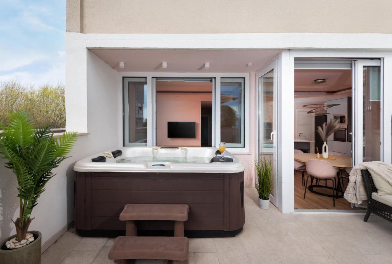 Glow Luxury Apartment With Terrace And Jacuzzi Σπλιτ Εξωτερικό φωτογραφία